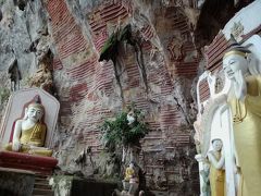 ②カウゴン洞窟
壁には無数のブッダが彫られている。入場料3000k。