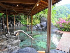 嵯峨沢館での朝イチの温泉は川の湯
