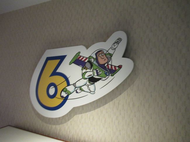 お部屋は６階。<br /><br />ロの廊下の一番はじだったので、かなり歩きました。<br />廊下が無限に見える。