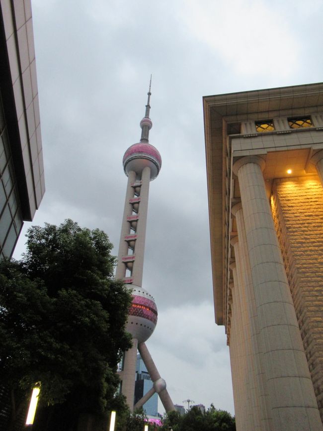 テレビ塔を見に来ました。<br /><br />３本ほど電車を乗り換えて…。<br />４５分ほど。結構遠いな。