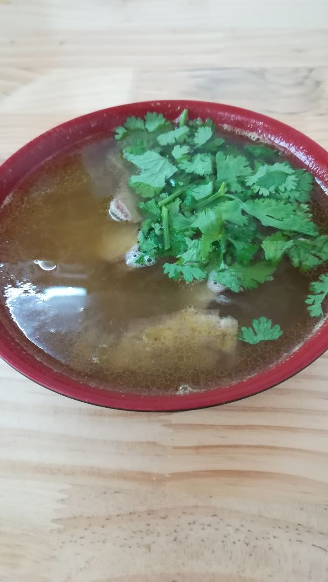 春雨と牛肉のカレー味のスープです。１５元です。