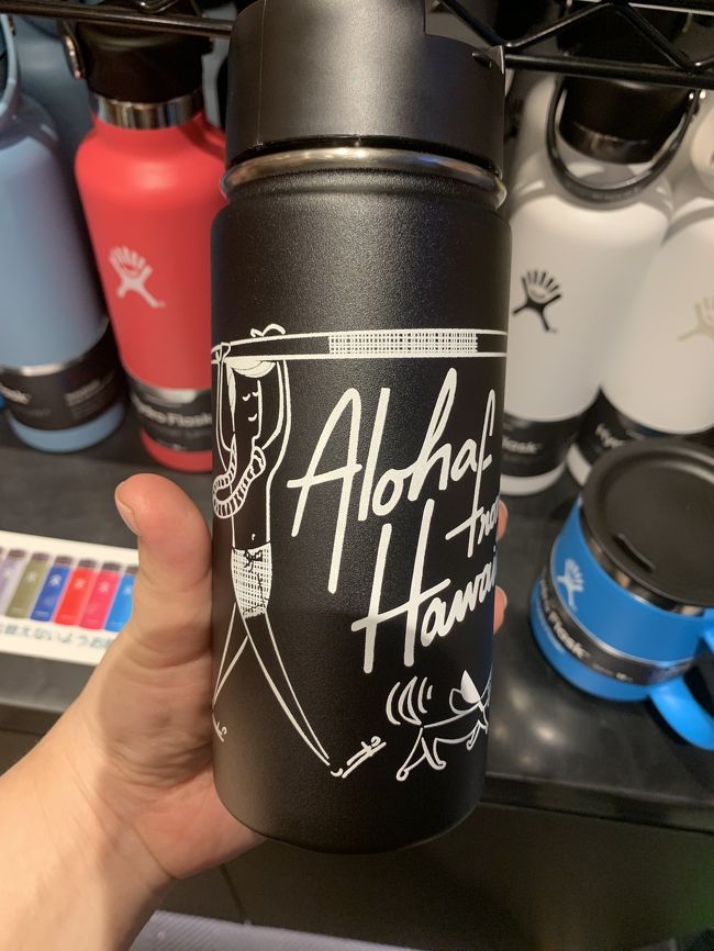 帰りもレアレアトロリーで。<br />アラモアナショッピングセンターで降りて、頼まれ物の物色です。