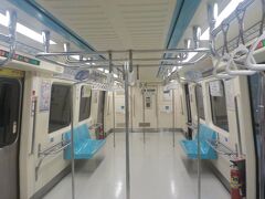 地下鉄の松山駅は始発駅なので、他のお客さんが来ないうちに、電車内の写真を撮りまくりました。