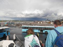 15時前、ほぼ定刻通りヘルシンキに到着。
飛行機の後ろから降りたの初めて。バスだった！
