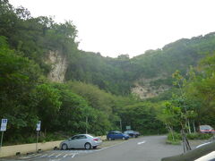 登山口：駐車場から見る寿山