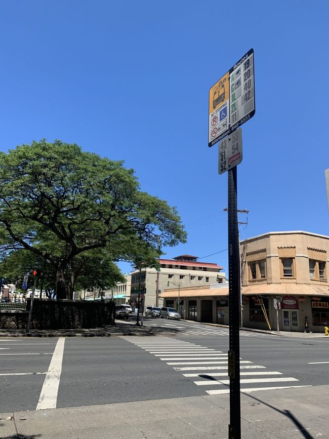 4日目。<br />朝はゆっくり10時くらいに起きました。<br />今日のミッションはアウラニディズニーリゾートへ行くこと！<br /><br />まずGoogle Mapでバスを検索。<br />何番バスか忘れましたが、チャイナタウンで降りて、別のバスに乗り換えます。