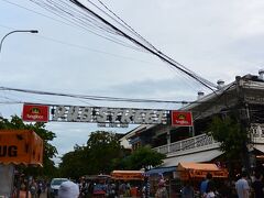 5日目の夕食はパブストリートで食べることにしました。
ホテルからトゥクトゥクでUS$2.00、10分ほどです。