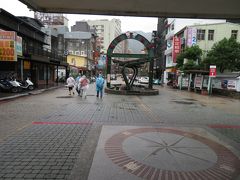 雨足が強くなって来たので、駅前のコンビニで食料を買い込みホテルに戻りこの日は終了。