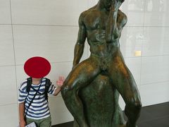  続いてヤマザキマザック美術館に到着しました。１８世紀から２０世紀までのフランス美術が鑑賞できます。ここもウォーキング参加の特典で入場料が割引きされます。

 そしてウォーキングを開始したばかりなので通過します。