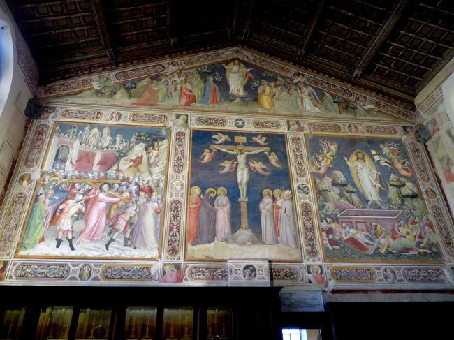 聖具室のフレスコ画<br /><br />キリストの処刑から昇天までを描いています。