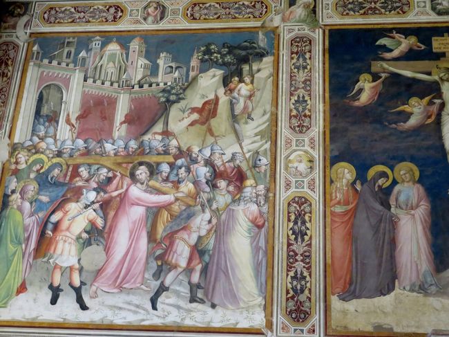 一番右側はスピネッロ・アレティーノの「十字架を担ぐキリスト」