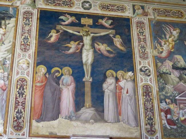 そして中央はタッデオ・ガッディの「磔刑図」