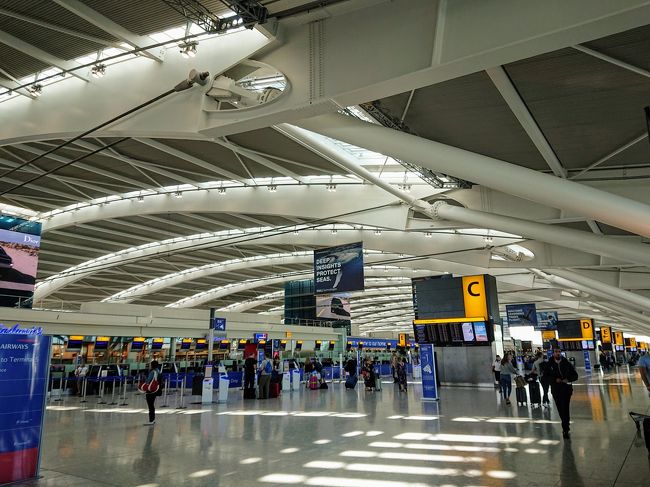 ホテルをチェックアウトしヒースロー空港へ。まだ出発4時間前。