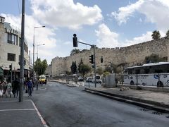 50分ほどで、エルサレムに到着しました。
11：40です。