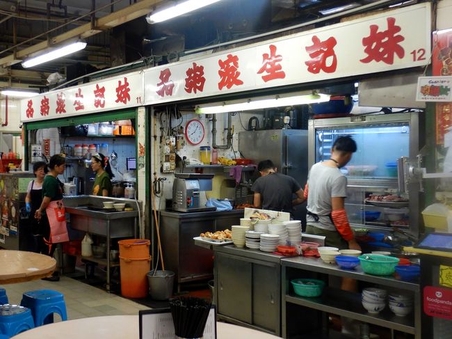 深セン在住のグルメな知人お勧めのお粥屋さん「妹記」。<br />香港の朝食と言えば中華粥♪