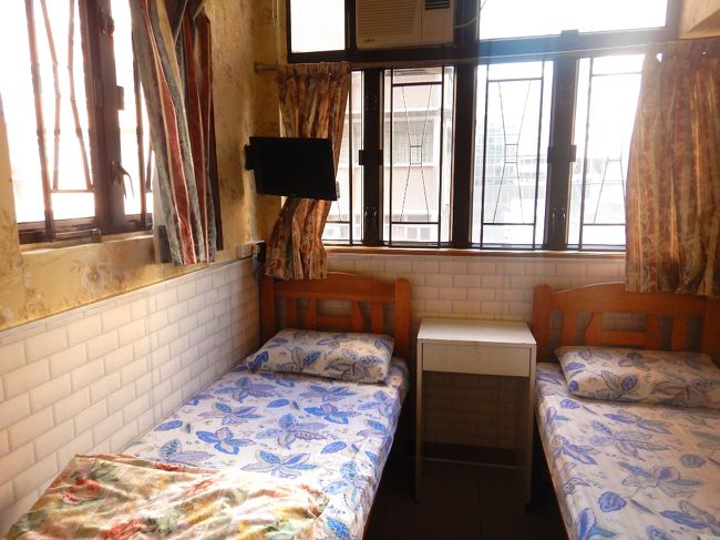 2日目：2019年9月7日（土）<br /><br />7:30、起床。<br />ayaさんと泊まる予定だったからツイン。でもここに2人はどうかな・・<br />Expediaから予約して1泊3,447円。