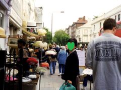 母もこの頃は、まだ元気だった。
買い物好きなので、古い物を売っているポートベローマーケットは楽しかったらしい。
今でも、話に出ることがある。
でも、「ボロ市」って言うのやめて！
アンティークマーケットとか、蚤の市とか、他に言いようがあるでしょ…