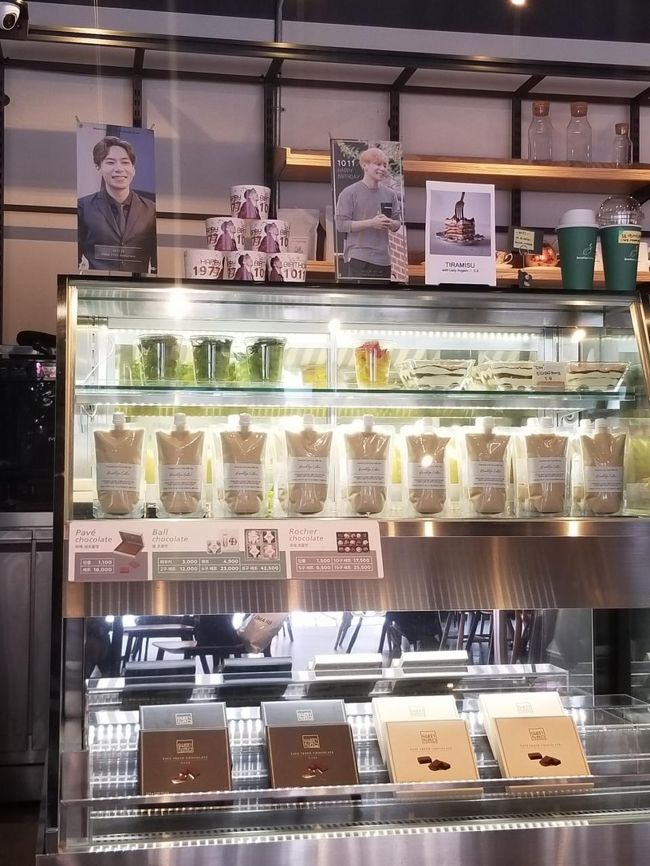 ミュージカル俳優さんのスリーブイベントをしていました