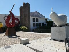 ヌオロの民俗学博物館（Museo del Costume Nuoro）は開館していましたが、昼休み休憩時間（13：00-15：00）のため閉められていました。フランスの小さな博物館などでは昼休みの間は閉められていることが結構あります。この博物館も昼休み休憩のため、見学出来ませんでした。