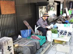 南部酒造場の前には「七間清水」が湧いています