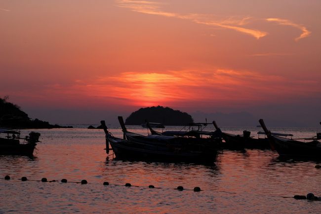 ☆Morning Glow of Sunrise Beach @ Koh Lipe Thai