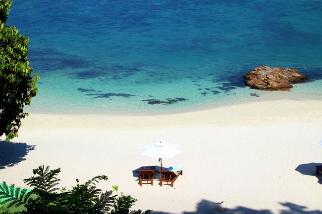 ☆Sandbar View from Mountain Resort @ Koh Lipe Thai<br /><br />撮った本人が言うのも手前味噌で恐縮ですが<br />まさに絵葉書のような景色にうっとりです(^^♪。