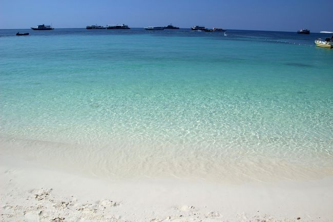 ☆Pattaya Beach Walking @ Koh Lipe Thai<br /><br />◎Varin Resort前辺り<br /><br />パタヤビーチは狙い通り満潮の潮止まり状態。