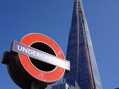 地下鉄の駅からシャードを見上げたら、真っ青な空でした。
ロンドンブリッジ駅からジュビリーラインで一本