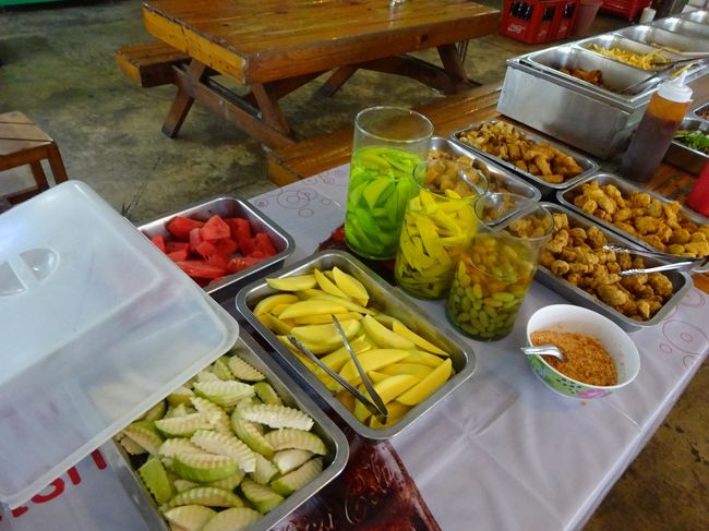 バンペー banphe<br /><br />ムーガタ屋さんmookata <br />果物も充実