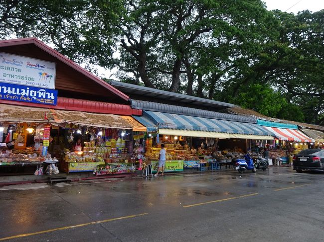 バンペー banphe 街歩き<br /><br />干物屋さんがズラーッと。