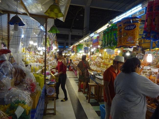 バンペー banphe <br />バンペー市場 Fish market 