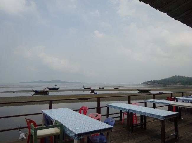 バンペー banphe <br />チェタイプレストラン chetaipu restaurant <br /><br />オーシャンフロント<br />サメット島が見えます。