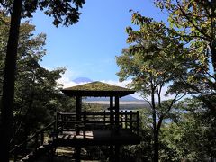 展望台の先に富士山。