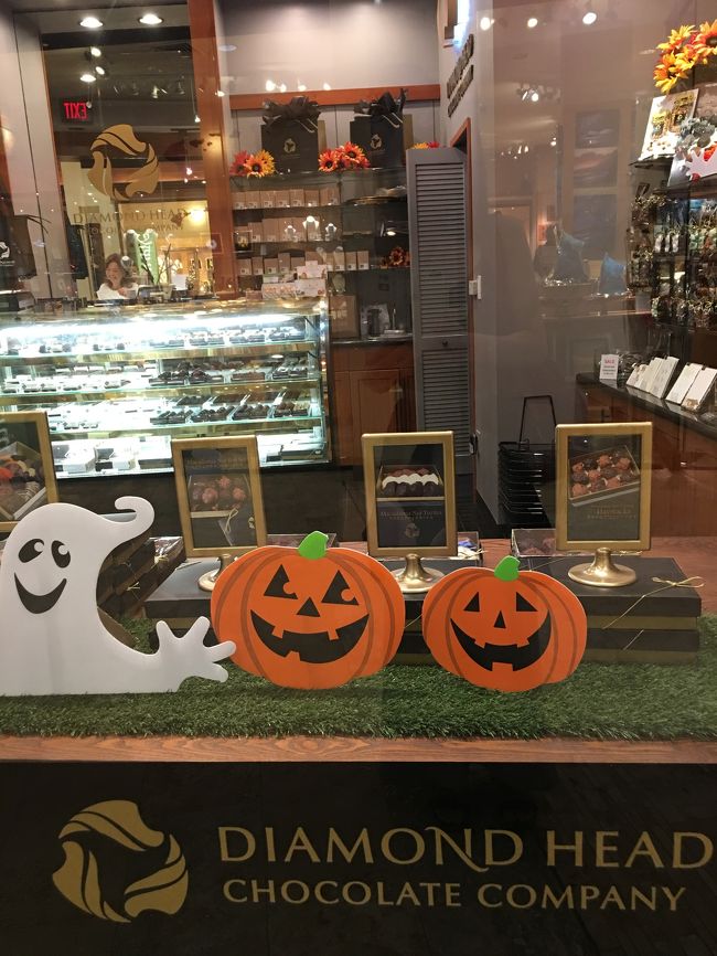 ホテル内のショップはハロウィンで賑やか。