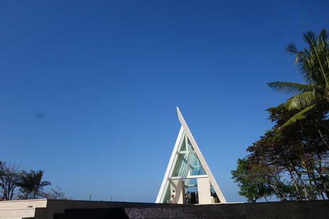 こちらは、ホテル内のチャペル。<br />この日も結婚式が行われていました。<br />晴天の中での結婚式は、最高でしょうね。