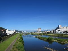 津山城とまなびの鉄道館は入場時間前なので津山城の北側にある衆楽園へ向かいます。
