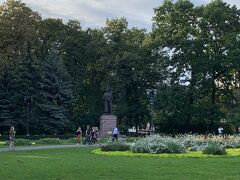 18:37エスプラナーデ公園内の『救世主生誕大聖堂』に着きました。