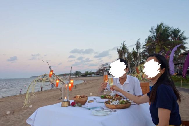 スパークリングワインで乾杯弥栄<br />