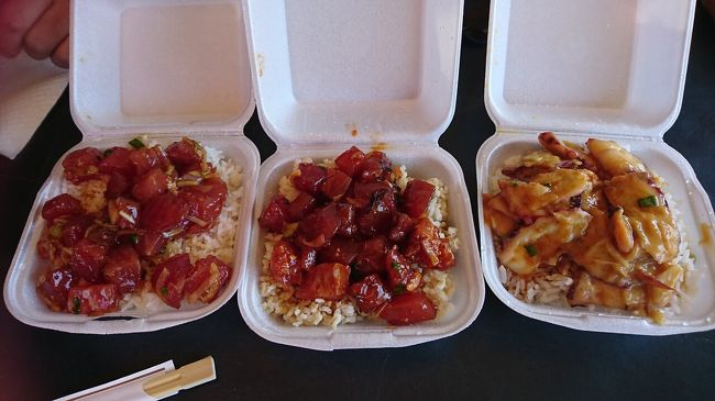 ポケ丼♪普通味、スパイシー、タコポケ丼を注文！私が甘党だからかもしれませんが普通味でも結構辛めでした！