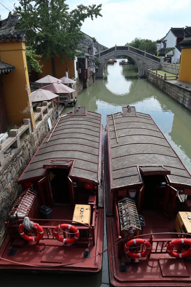 両岸の町並みは「山塘街」