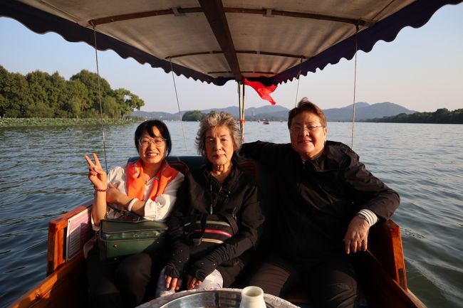 手漕ぎボート、一隻借りて・・１５０元