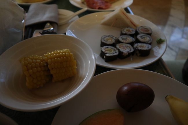 お寿司もあったが、しょせんは外人向けの味。