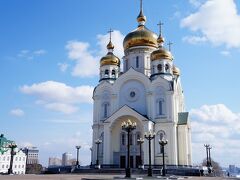 もうひとつのハバロブスクのシンボル、高さ96ｍのスパソ プレオブラジェンスキー大聖堂 Transfiguration Cathedral。これも2000年代に建てられた最近の建築です。教会の内部はロシア西部にある昔の派手な壁画とは違いシンプルですが壮大な雰囲気は感じられます(撮影禁止です)。