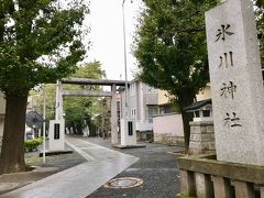 続いて、20分ほど歩いて氷川神社へ。