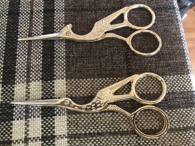 　雄と雌、２丁買った方もいました。金と銀色がありました。写真だけいただきました。１丁20ドル。