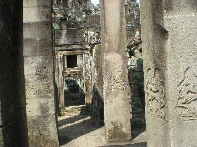 遺跡の中をめぐっている時、インディーズ・ジョーンズのテーマ曲が、頭の中でリピートされていた。