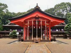 大阪の住吉大社・博多の住吉神社とともに「日本三大住吉」の1つに数えられます。
拝殿は国の重要文化財。
