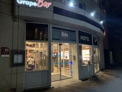 駅を出て1分ほど、今日のホテルに到着。