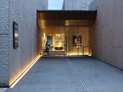 続いて歩いて高志（こし）の国文学館へ。

富山ゆかりの作家や文学についての展示がされていました。

あのドラえもんの作者も富山県出身だったとは！　新たな発見でした。