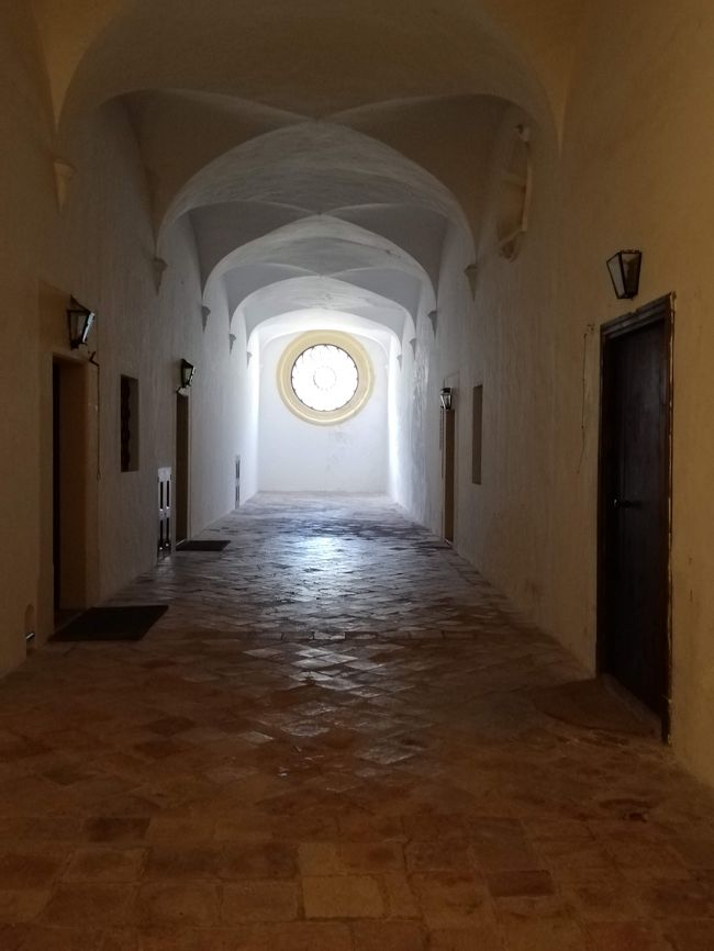 修道院の廊下